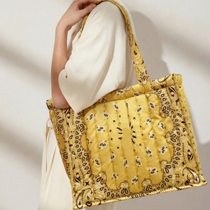 Borsa Trapuntata con Logo Personalizzato, Tendenza 2026, Leggera e Imbottita in Nylon, Borsa da Donna, Vendita all'Ingrosso, Borsa a Tracolla e Tote per Donne - Product Image 2
