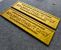 Plaque rectangulaire longue en laiton massif doré brillant, gravée sur mesure, avec lettres en relief, pour affichage d'informations, signalétique murale ou enseigne commerciale