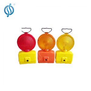 Semaforo lampeggiante a LED ad energia solare - Product Image 3