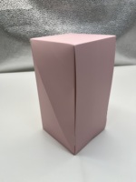 Boîtes à gâteaux rigides personnalisables et recyclables populaires avec fenêtre et insert, idéales pour l'emballage alimentaire et conformes aux normes de sécurité alimentaire