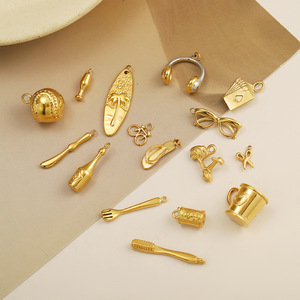 Charmes essentiels pour le quotidien |   Pendentifs de bijoux DIY en acier inoxydable plaqué or 18K PVD |   Imperméable, hypoallergénique et inaltérable - Product Image 4