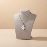 Collier en acier inoxydable Novirassine, vente en gros, pendentif goutte d'eau religieux inspirant avec bijoux de la foi, achat en gros maintenant