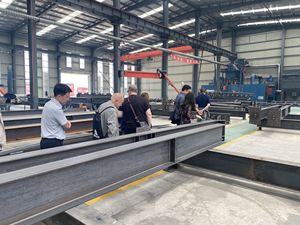 Acier <span class=keywords><strong>de</strong></span> <span class=keywords><strong>type</strong></span> H à bas prix pour la construction industrielle, structure en acier, <span class=keywords><strong>poutre</strong></span> en H, entrepôt préfabriqué en acier - Product Image 1