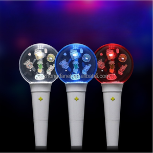 รีโมทคอนโทรล 15 สี ลูกบอลอะคริลิคเรืองแสง ไฟมือถือ ของที่ระลึกงาน<span class=keywords><strong>คอน</strong></span>เสิร์ตเคป๊อป ไม้เชียร์ไฟ LED - Product Image 5