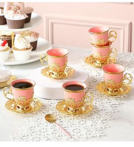 Ensemble Tasse à Thé en Céramique Dorée et Soucoupe Exquise – Niveau d'Élégance Supérieur pour le Thé Anglais à la Maison – Tasse à Café Luxe Léger - Product Image 5