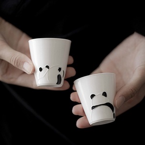 ถ้วยชาเซรามิกกังฟูขนาด 45 มล. ลายแพนด้า 3 มิติ วาดด้วยมือ รูปทรงประติมากรรม สำหรับห้องน้ำชา - Product Image 1