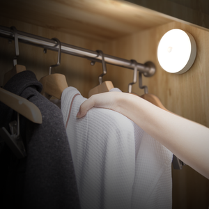 Éclairage LED pour armoire avec détecteur de mouvement PIR sans fil, éclairage magnétique sous l'armoire pour cuisine, armoire, placard - Product Image 4