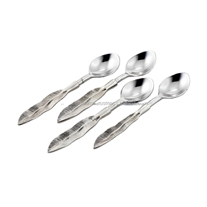 Ensemble de cuillères à thé plaquées or, 6 pièces, manche rouge pailleté avec motif de feuille, cuillères à dessert miroir, couverts élégants pour les fêtes - Product Image 6
