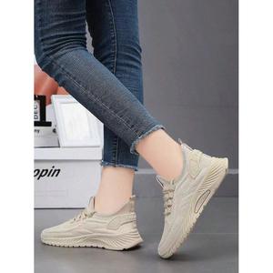 Sneakers Leggere da Donna Beige alla Moda Scarpe Estive da Corsa per Esterni con Suole Morbide Soletta in Rete da Tennis Realizzata in EVA - Product Image 6