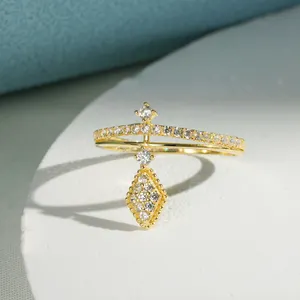 Pendentif diamant Collier Design Bijoux 10k 14k 18k or ensemble boucles d'oreilles diamant anti-allergie bracelet Zircon Parure de bijoux pour femme
