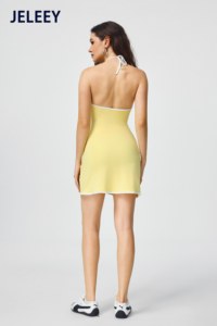 Robe athlétique sans manches avec col halter, dos ouvert et blocs de couleurs, plusieurs coloris, coupe trapèze, confortable - Product Image 6