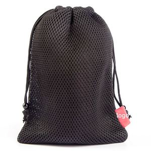 Sac de sport personnalisé en nylon noir durable avec cordon de serrage coulissant et fermeture à verrouillage - Product Image 1