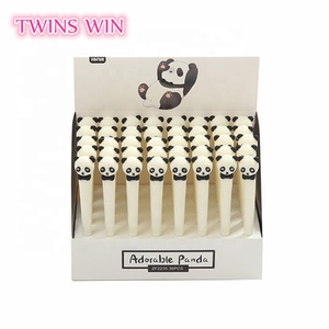 Vente en gros de <span class=keywords><strong>stylo</strong></span> étudiant en plastique <span class=keywords><strong>stylo</strong></span> pour enfants pendentif <span class=keywords><strong>Panda</strong></span> dessin animé <span class=keywords><strong>stylo</strong></span> gel bon marché de haute qualité - Product Image 2
