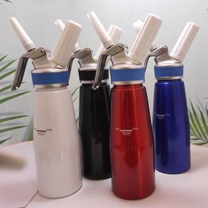 Sifone da montare professionale in alluminio argento da 500ML 1 pinta con 3 ugelli decorativi - Product Image 5