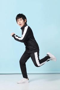 Survêtement Vedo en polyester à manches longues et pantalon, personnalisable avec logo, pour l'entraînement de football et de soccer des enfants, idéal pour le dropshipping. - Product Image 6