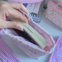 Bolsa de almacenamiento de libros de algodón acolchado hecho a mano suave para niñas hermoso diseño Floral estuche de propósito especial