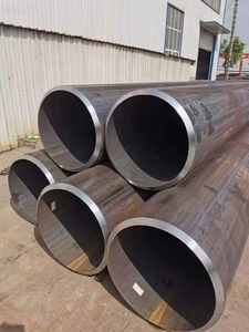 <span class=keywords><strong>Bobine</strong></span> d'<span class=keywords><strong>acier</strong></span> au carbone ERW ASTM A53 Tuyau en fer <span class=keywords><strong>noir</strong></span> soudé Sch40 avec certificat JIS pour les applications de coupe et de pliage - Product Image 1