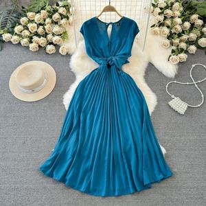 Nouvelle Robe Longue Plissée Unie Taille Unique Col V Ajustée à la Taille, Tendance et Élégante, Idéale pour l'Été – Parfaite pour Femme - Product Image 5