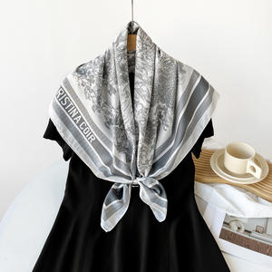 奢华设计师品牌灵感花卉印花斜纹涤纶丝感方巾 90*90 厘米 透气四向弹力夏季头巾 - Product Image 6