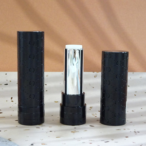 Tubo de Lápiz Labial Cilíndrico Negro con Relieve Personalizado, Envase Vacío para Bálsamo Labial, Tubo de Embalaje de Lujo para Maquillaje - Product Image 3
