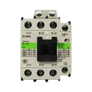 Contactor de CA Fu Ji SC-E04AN501-C, 3 polos 3NO principales + 1NC auxiliar integrado, 18A AC-3, bobina de 220V 50Hz, 7.5kW 400V, IP20, carril DIN - Product Image 1