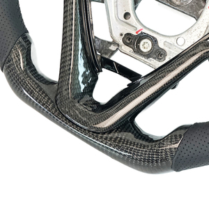 Volante de Fibra de Carbono Negro Real para <span class=keywords><strong>Hyundai</strong></span> Veloster con Cuero Perforado y Línea Central Roja, Costuras Personalizadas para Veloster - Product Image 3