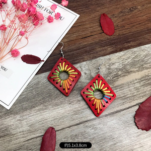 Boucles d'oreilles tissées Boucles d'oreilles géométriques tressées en fibre de coco faites à la main pour femmes Uionen 1079 - Product Image 2