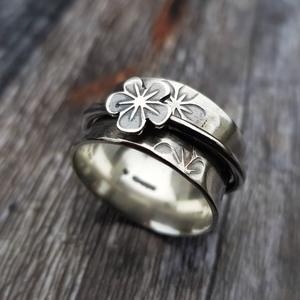 Floral Design Women's <b>Ring</b> Plum Blossom Pattern Silver Tone Jewelry Gift For Her Fashion <b>Statement</b> <b>Ring</b> - Product Image 2