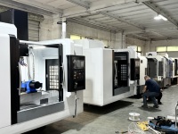 Boîtier de capteur en laiton CNC sur mesure avec fixation filetée pour équipement de détection industriel OEM