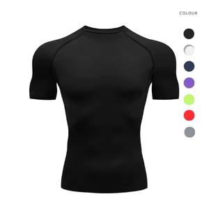 T-shirt léger à manches courtes pour hommes, séchage rapide et respirant pour la course et l'entraînement sportif. - Product Image 1