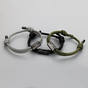 Pulsera tejida de acero inoxidable a la moda con diseño grabado Pulseras con dijes de moda para hombres Mujeres para regalos de vacaciones familiares - Product Image 1