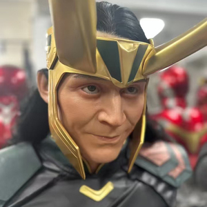 Célèbre Film <span class=keywords><strong>Figure</strong></span> <span class=keywords><strong>Loki</strong></span> Bust Super Heroes Statue - Product Image 2