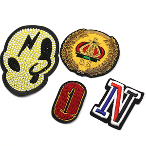 Geen Minimale Warmteoverdracht Mode 3d Logo Kledingstuk Borduurpatches Ijzer Op Aangepaste Pailletten - Product Image 4