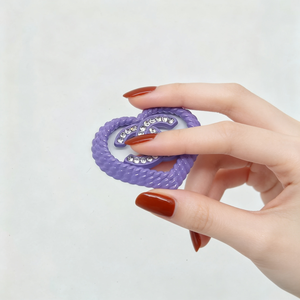 Étiquettes en alliage de zinc 30*26mm en forme de cœur tressé avec strass pour la décoration de bagages et les appliques de couture, logo métallique de créateur - Product Image 4