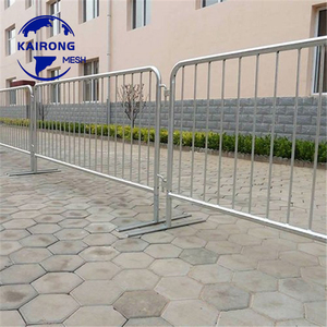 Barrière temporaire personnalisée de 1,8 m pour le contrôle du trafic routier et des foules, <span class=keywords><strong>en</strong></span> métal thermolaqué et <span class=keywords><strong>bois</strong></span> traité sous pression, résistant à la décomposition - Product Image 3