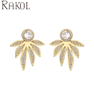 Lacole EP5387 Boucles d'oreilles pour femmes plaquées argent avec zircon brillant à la mode - Product Image 1