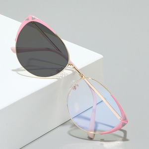 2025 Nova Moda Fotocromático Anti-azul Luz Óculos Personalizados Grande Quadro Senhoras High Sense Cat Eye Óculos - Product Image 1