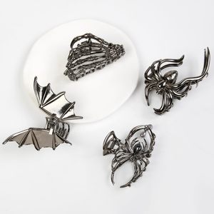 4PCS Gothic Spider Hair Clips Black Web Bat Clips for Women,Hiphop Metal Hair Accessories for Halloween Decor Party <b>Gift</b> - Product Image 3