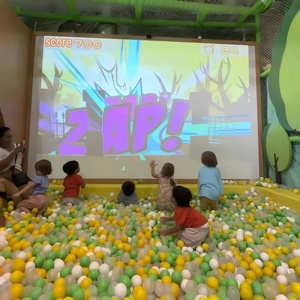 Système interactif FT8 avec 22 jeux thématiques, jeu de projection interactive sur mur virtuel : un jeu multijoueur de lancer de balles - Product Image 3
