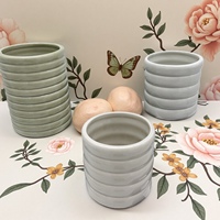 Pot à bougie en céramique mat personnalisé avec logo en relief en spirale, décoration d'intérieur unique, en porcelaine, vente en gros