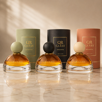 Botol Parfum Mini Bentuk Kerucut Lucu Ukuran Perjalanan Portabel 30ml Botol Semprot Kaca Kabut Halus Tutup Kayu OEM Logo Putih