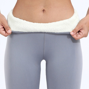 Pantalon en cachemire et peau d'agneau pour femme, taille haute, chaud, moulant, en velours et polaire, avec logo à la taille - Product Image 5