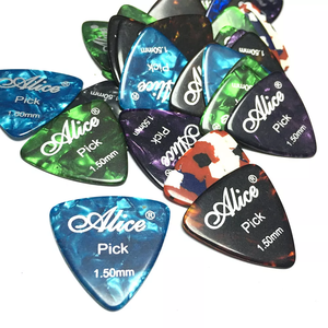 <span class=keywords><strong>En</strong></span> stock, médiators <span class=keywords><strong>de</strong></span> guitare <span class=keywords><strong>en</strong></span> celluloïd lourd, <span class=keywords><strong>triangle</strong></span> arrondi, pas chers, Alice AP-ALT, 0,46 mm, 0,71 mm, 1,5 mm - Product Image 1
