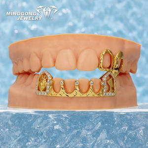 Grillz Personalizzabili in Oro 10K/14K/18K o Argento S925, Stile Hip-Hop con Corona, Denti in Moissanite VVS, Design alla Moda - Product Image 1