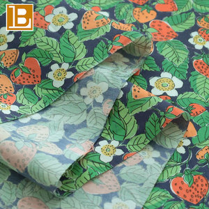 Tela Estampada <span class=keywords><strong>de</strong></span> Popelina 100% Algodón Tana Lawn <span class=keywords><strong>de</strong></span> Liberty of London, Diseño Strawberry Dream, Entrega Rápida BILU, Personalizada - Product Image 3