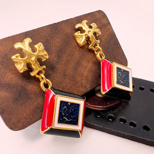 पार हॉट सेलिंग प्यार सैप्फायर इयररिंग्स क्लासिक रंग ब्लॉक वर्ग बालियां - Product Image 4