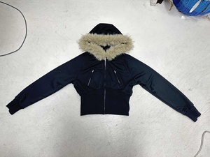 Chaqueta Urbana con Capucha y Cuello de Piel Sintética, Color Sólido, Cierre de Cremallera, Ajustada a la Cintura, Prenda Exterior de Moda - Product Image 6