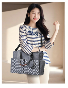 Tas Selempang Jinjing Kapasitas Besar 2025, Ringan, Multifungsi, Portabel untuk Aktivitas Luar Ruangan, Terbuat dari Poliester - Product Image 5