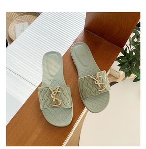 Sandales pour femmes en cuir véritable de luxe, pantoufles haut de gamme de qualité supérieure pour l'été, la plage et les activités de plein air - Product Image 3