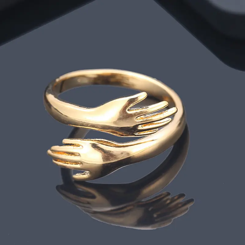 Hot Sale Silver Gold Platinum Plated Hand Grip Ring New Design Hugging Shape Girl Ring